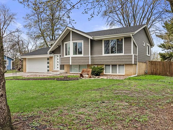 3rd image of 5748 Sandy LANE