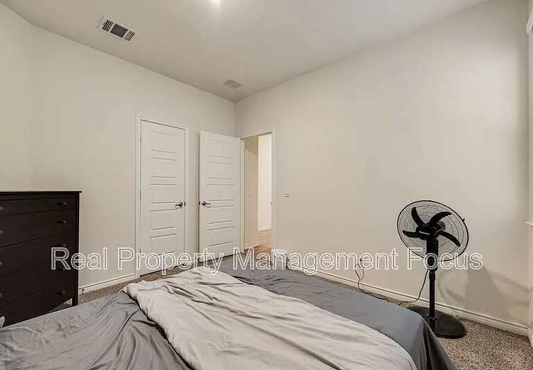 7205 Bledington Ln — Photo 20