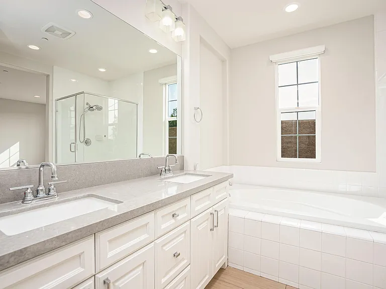 Primary Bathroom/ Ensuite