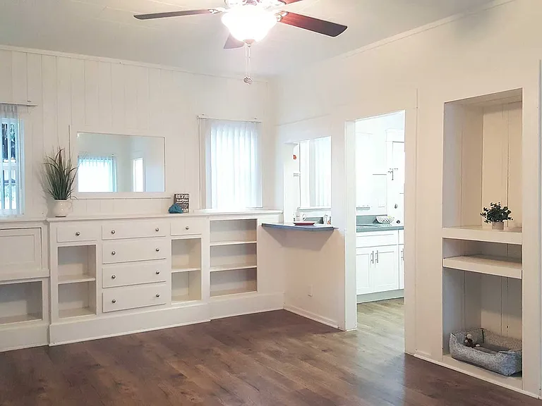 3817 E Livingston Dr — Photo 9