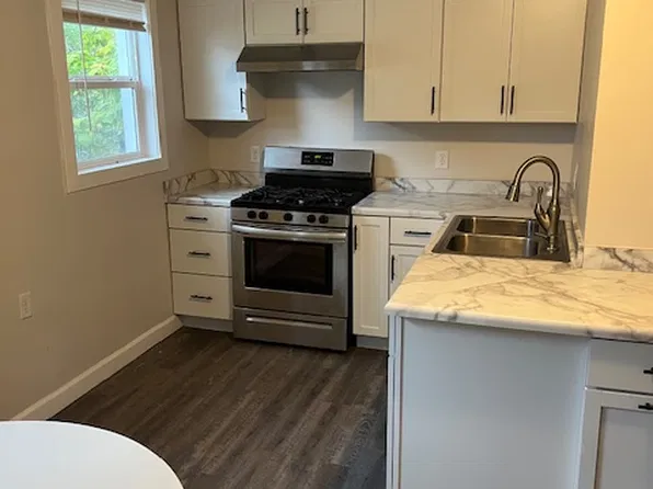 820 19th St APT 2, Rock Island, IL 61201