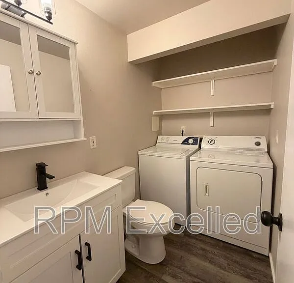630 M St NE #2 — Photo 5