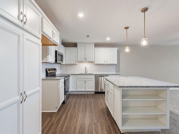 2nd image of 746 Crescent Lndg