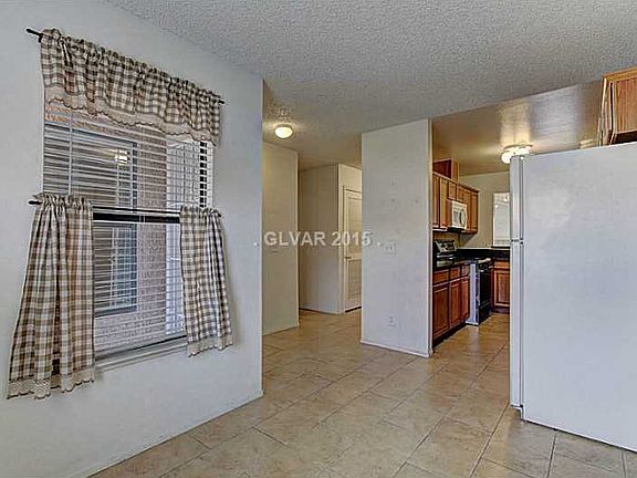 3rd image of 320 Caracas Dr