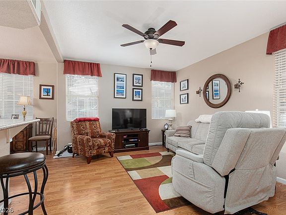 3rd image of 1508 Truett St Unit 103