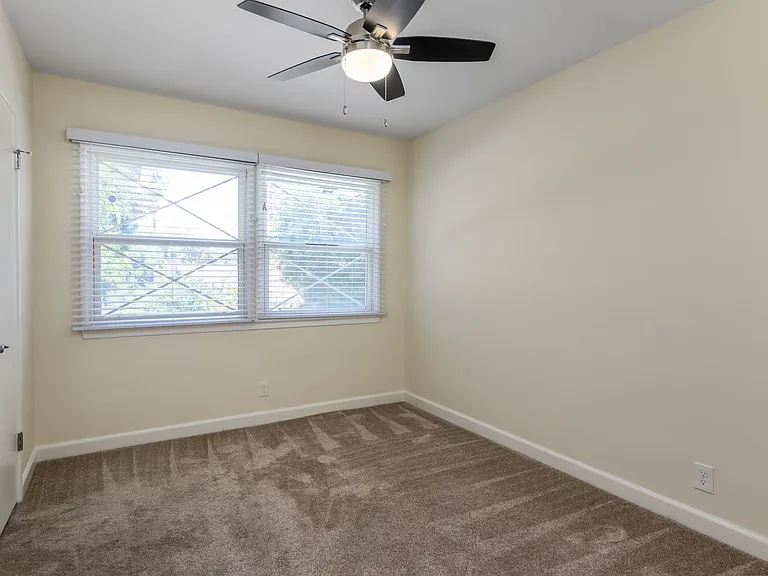 22436 Avenue San Luis — Photo 17