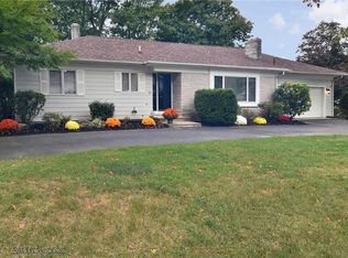 46 Coldbrook Dr, Cranston, RI 02920