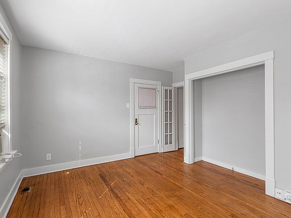 5th image of 3538-3540 Hereford St #1S3538