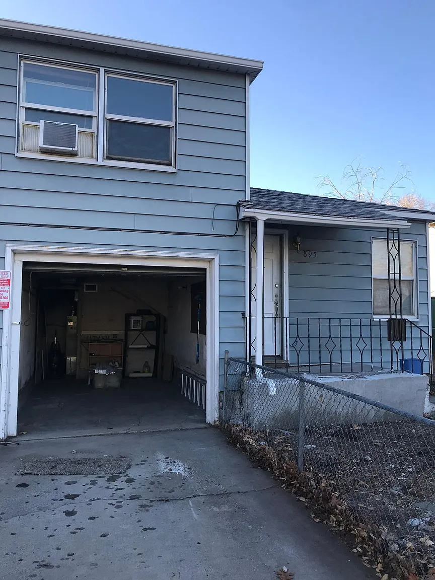 895 Locust St photo 1