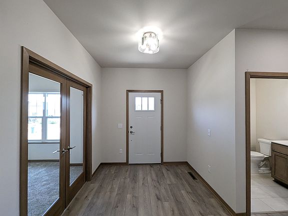 3rd image of 4812 Romaine Rd