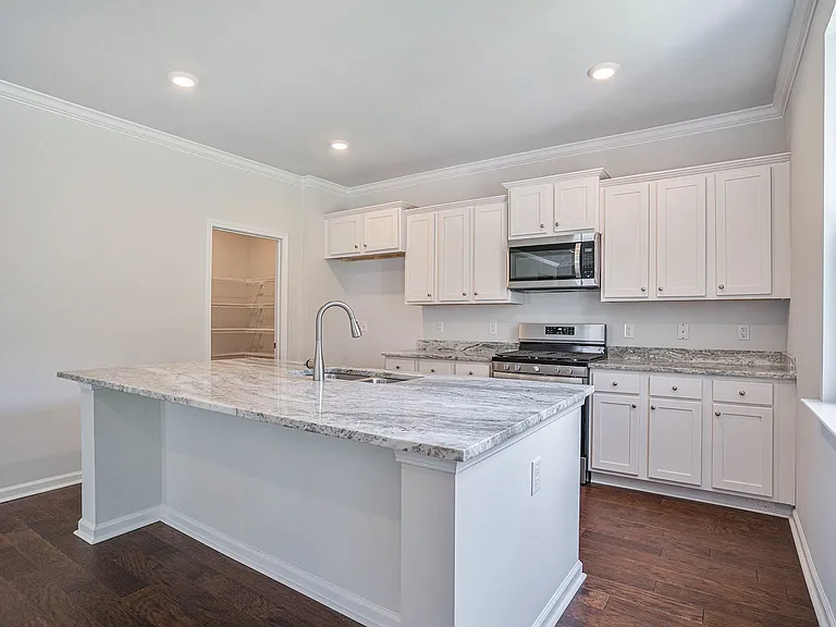 201 Cherry Grove Dr — Photo 9
