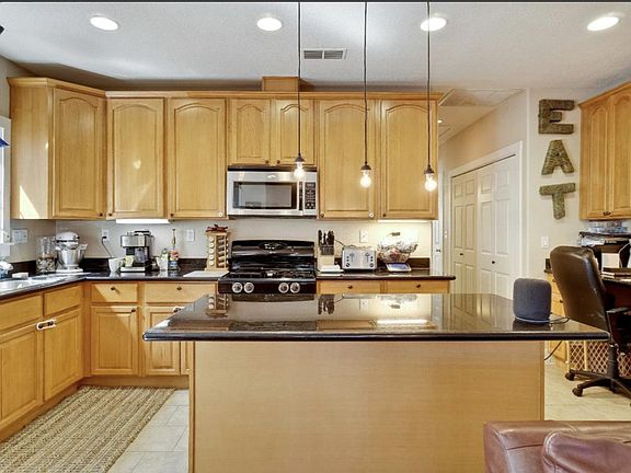 Great Kitchen with modern appliances