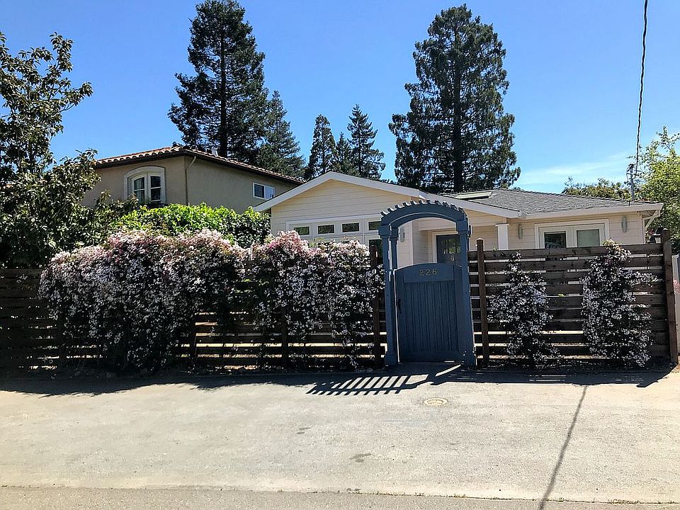 1st image of 226 Oak Ct
