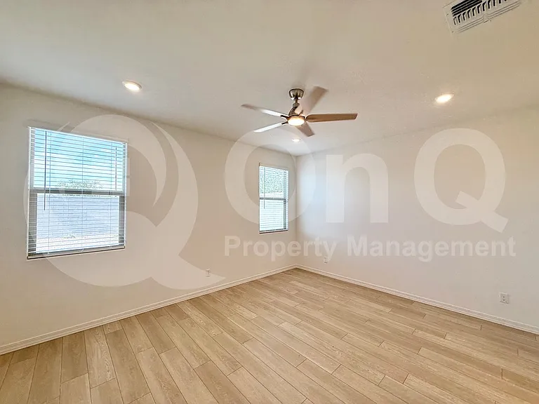 2980 E Augusta Ave — Photo 21