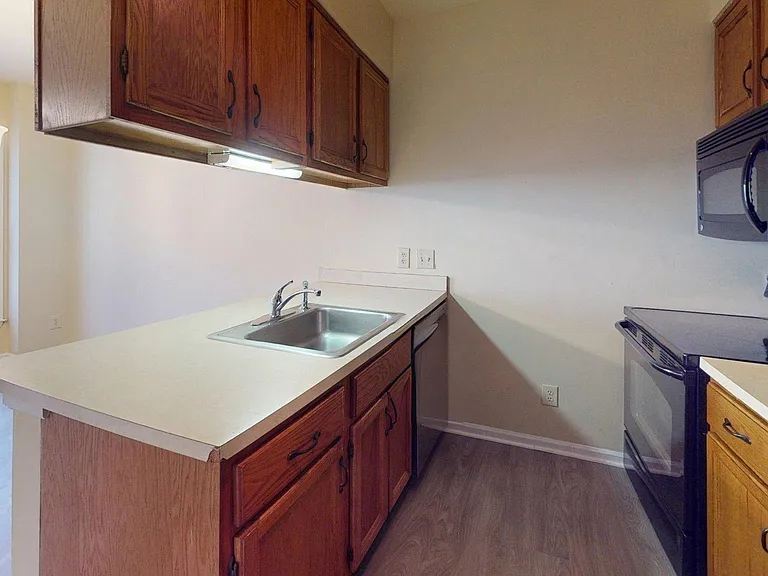 6008 Chestnut Hollow Ct — Photo 44