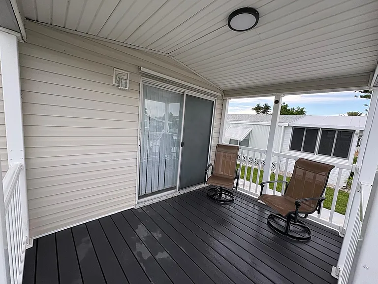 653 Los Altos — Photo 18