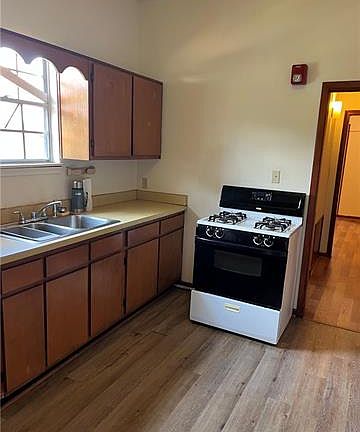 4th image of 702 Leboeuf St