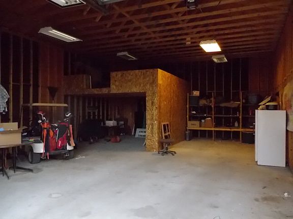 5th image of 402 Willow Ave