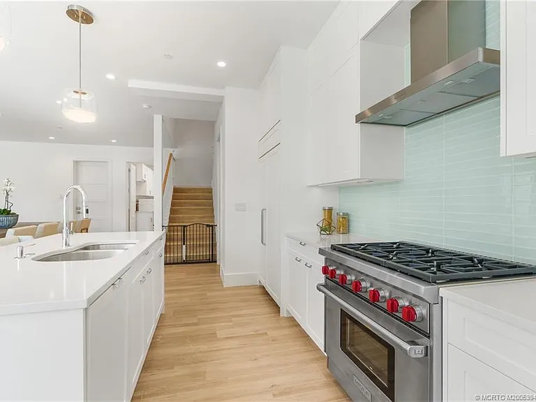 55 SE Seminole St #1-A — Photo 14