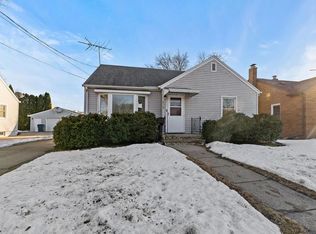 713 5th St, Menasha, WI 54952