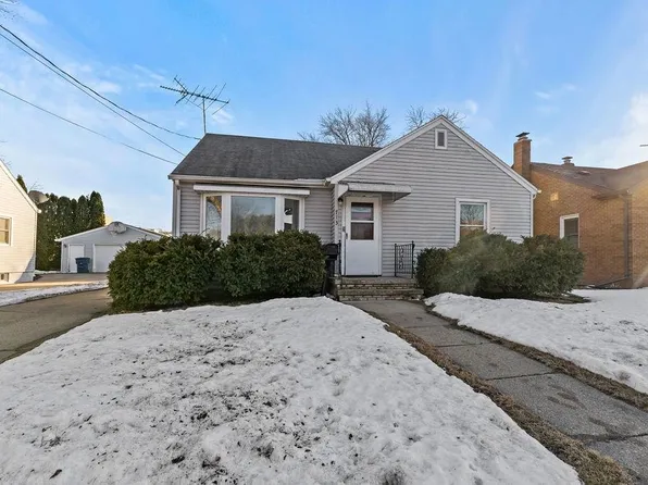 713 5th St, Menasha, WI 54952