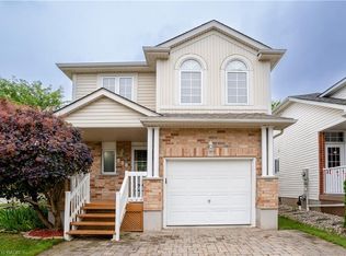 601 Mountain Maple Ave, Waterloo, ON N2V2P4
