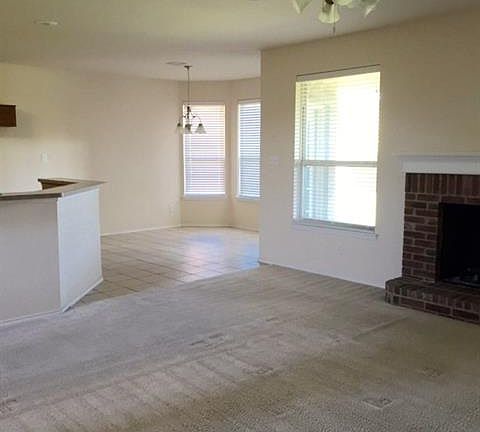 5th image of 1015 Kenwood Dr