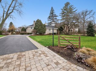 1031 Huckleberry Ln, Glenview, IL 60025