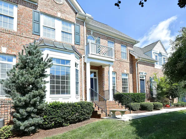 2318 Carriage Oaks Dr, Raleigh, NC 27614