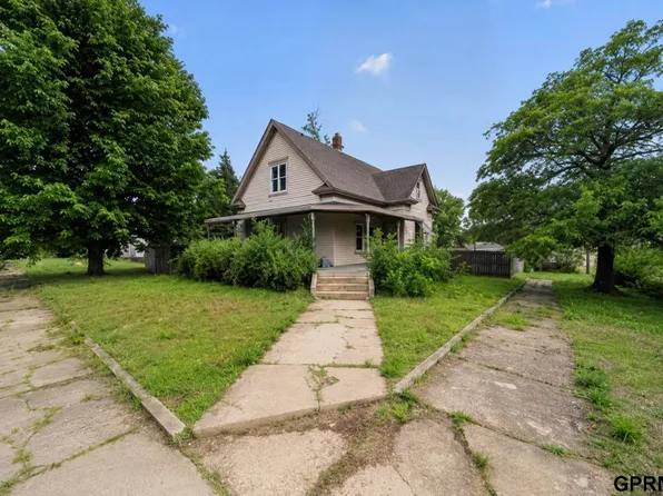 1400 6th St, Fairbury, NE 68352