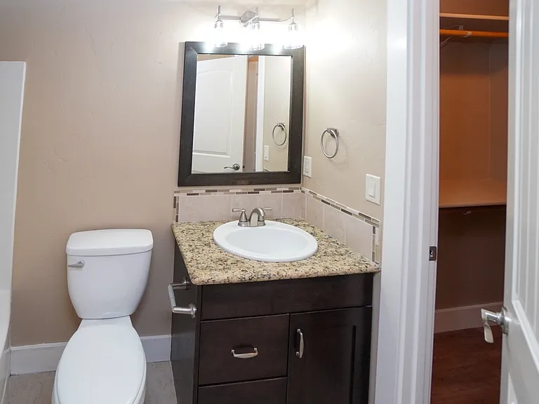 8848 W Ben St — Photo 30