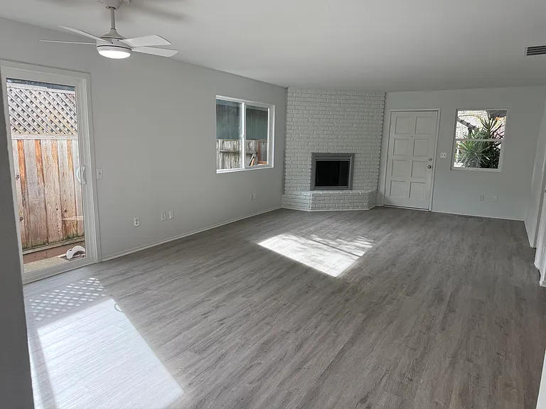 611 6th St — Photo 3