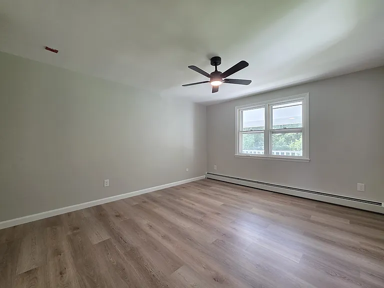  7 Chopmist Hill Rd 2ndflr 2b/1b Renovated Heatincluded! Laundry! Prkg — Photo 9
