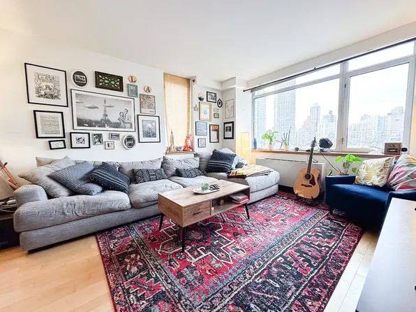 1760 Second Avenue image 4 of 20