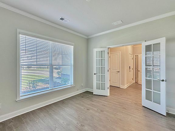 4th image of 229 Shadybrook Dr