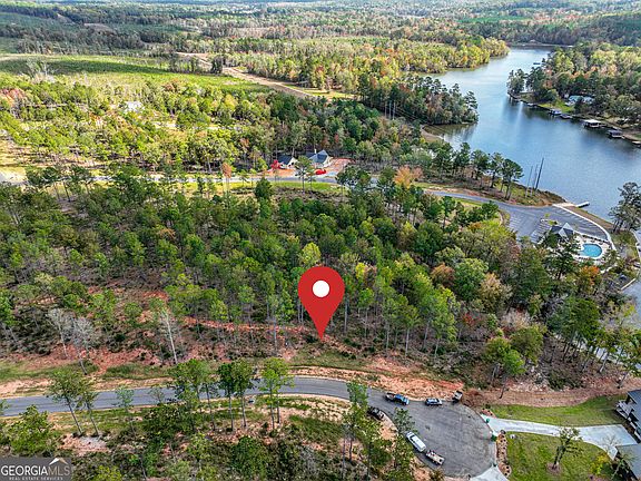 2nd image of 405 White Oak Ln SW
