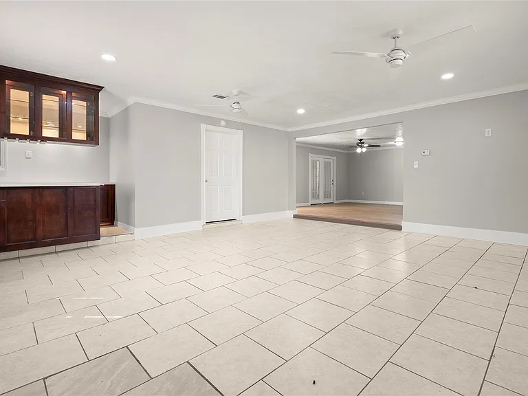907 Northbend Dr — Photo 13