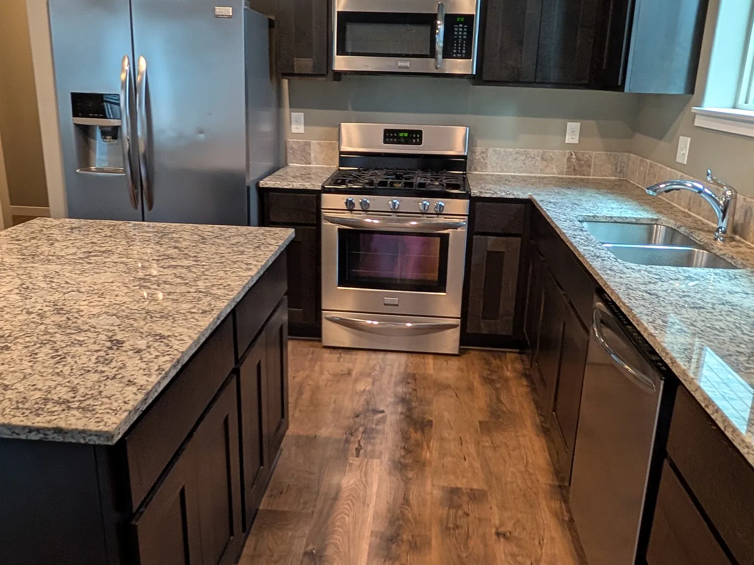 3 bed, 2.5 bath, 1808 sqft, $2,650 — Photo 4