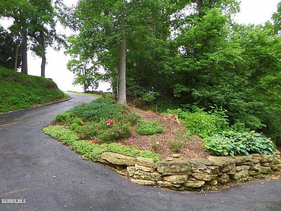 5th image of 24-67 Saddlewood Ln