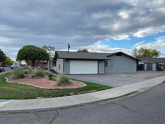 2nd image of 2115 W Hood Ave