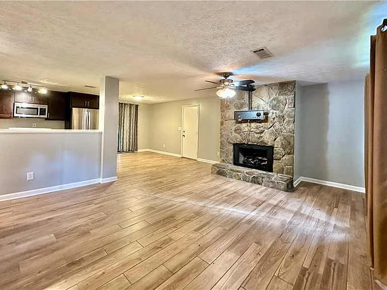 2848 Ancient Oak Ct — Photo 2