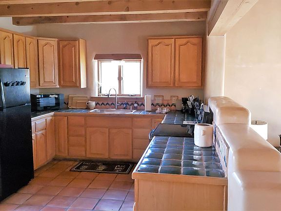 Large equipped kitchen (w/ dishwasher)