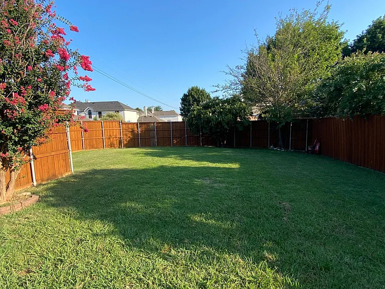 1720 Hackberry Branch Dr — Photo 27