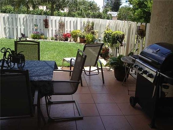 5th image of 2419 N Coral Trace Cir
