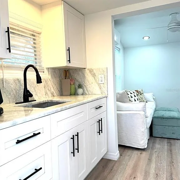 640 Broadway St #COTTAGE — Photo 2