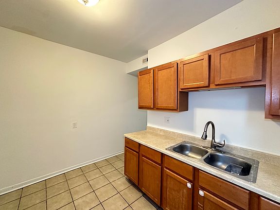 5th image of 1125 N Christiana Ave #N2