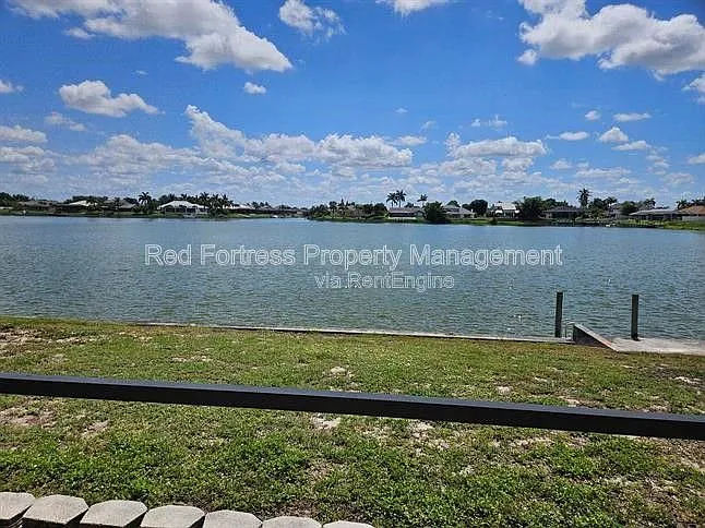 3 bed, 2.0 bath, 1849 sqft, $2,375 — Photo 3