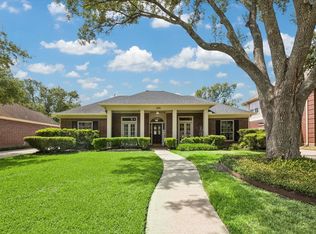15835 Echo Lodge Dr, Houston, TX 77095