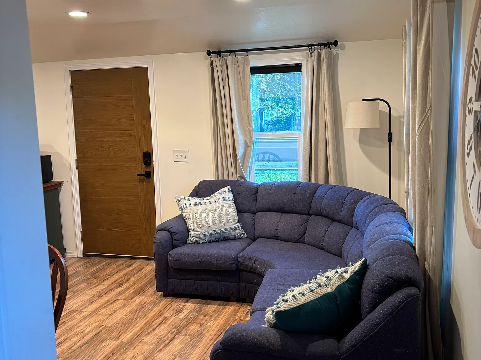 2 bed, 1170 sqft, $2,500 — Photo 3