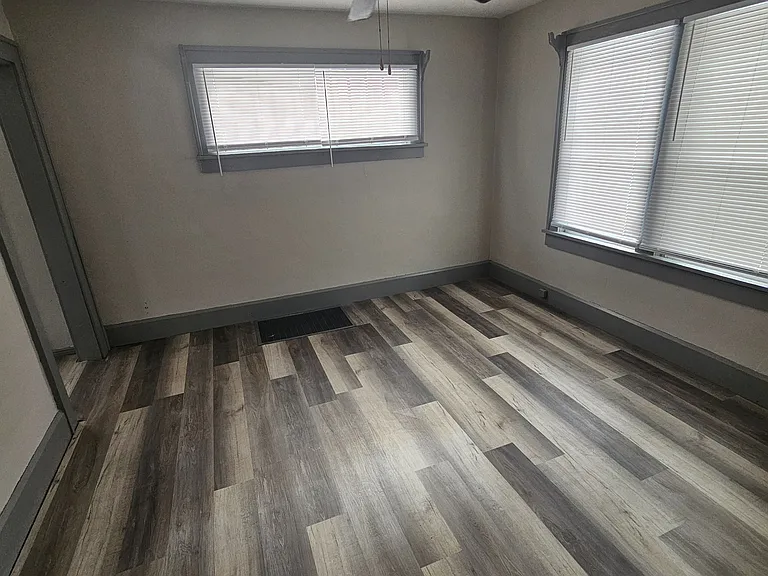 1124 Home Ave — Photo 2